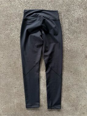 Style Reform Black Streamline 7/8 Leggings